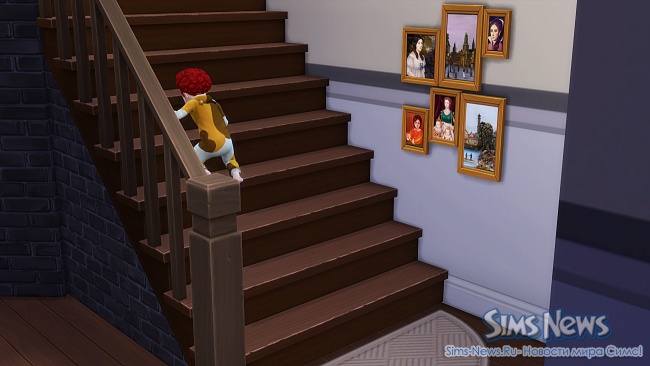 малышка спускается по лестнице